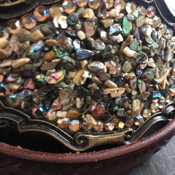 Beautiful leather belt with crushed shell buckle - Picture 3 of 12